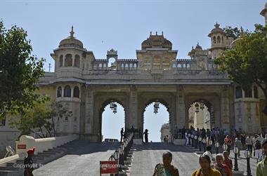 03 City-Palace,_Udaipur_DSC4383_b_H600